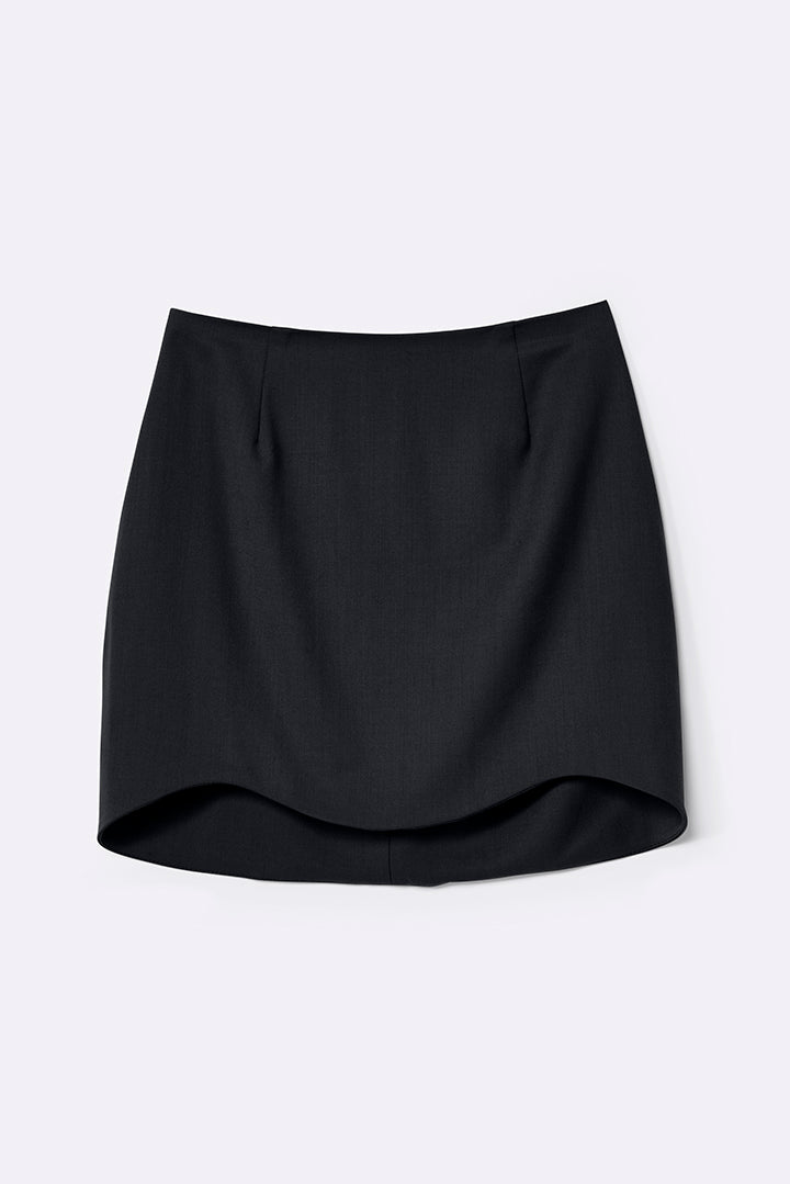 Mini skirt with rounded hem in stretch wool