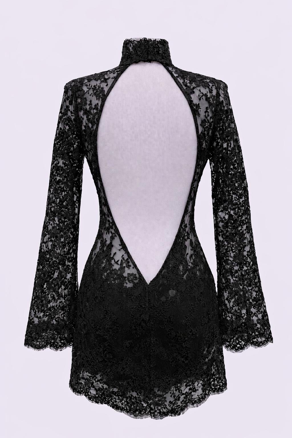 Rückenfreies Spitzenkleid