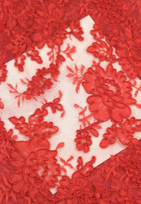 Handgemachtes Minikleid aus Spitze